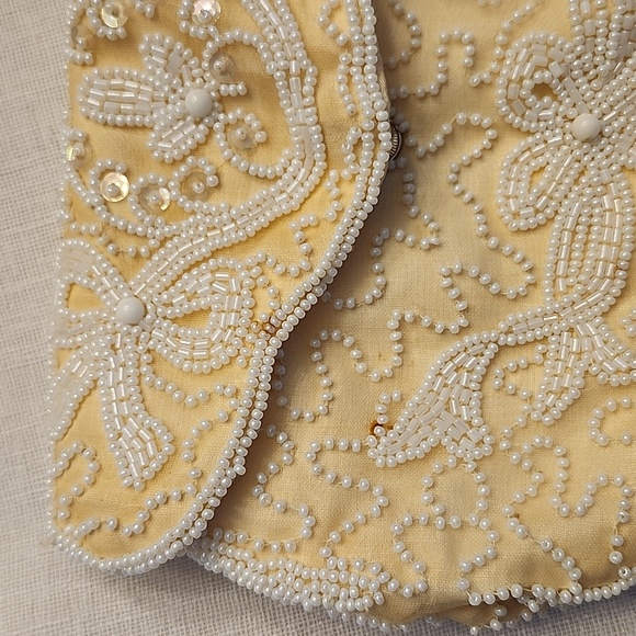 Walborg Vintage 1940's Hand Beaded Clutch, $55 - Picture 8 of 10